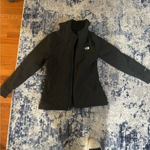 women’s north face coat size M
